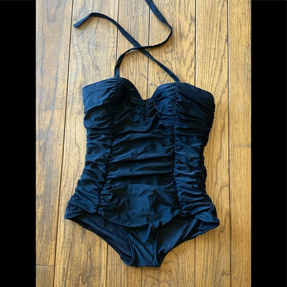 Retro Black Swimsuit - Picture 1 of 3
